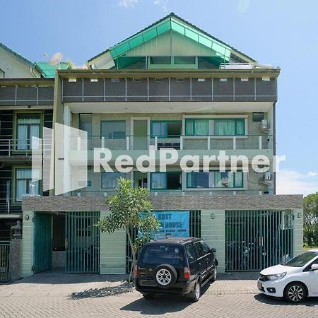 Pondok Hijau Syariah Mitra Reddoorz At Citraland Surabaya Buitenkant foto