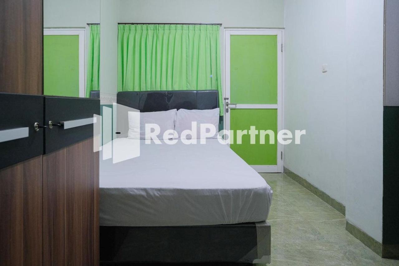 Pondok Hijau Syariah Mitra Reddoorz At Citraland Surabaya Buitenkant foto