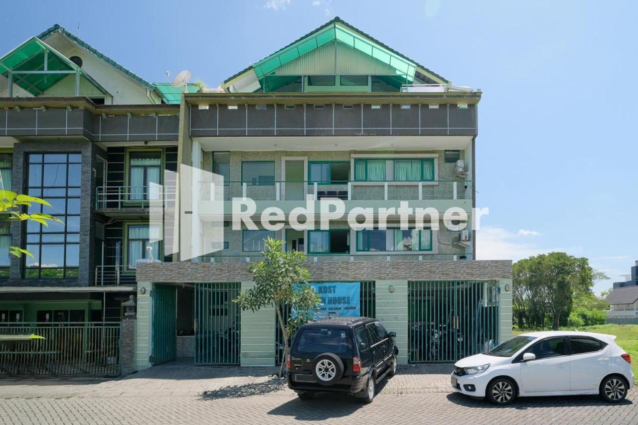 Pondok Hijau Syariah Mitra Reddoorz At Citraland Surabaya Buitenkant foto