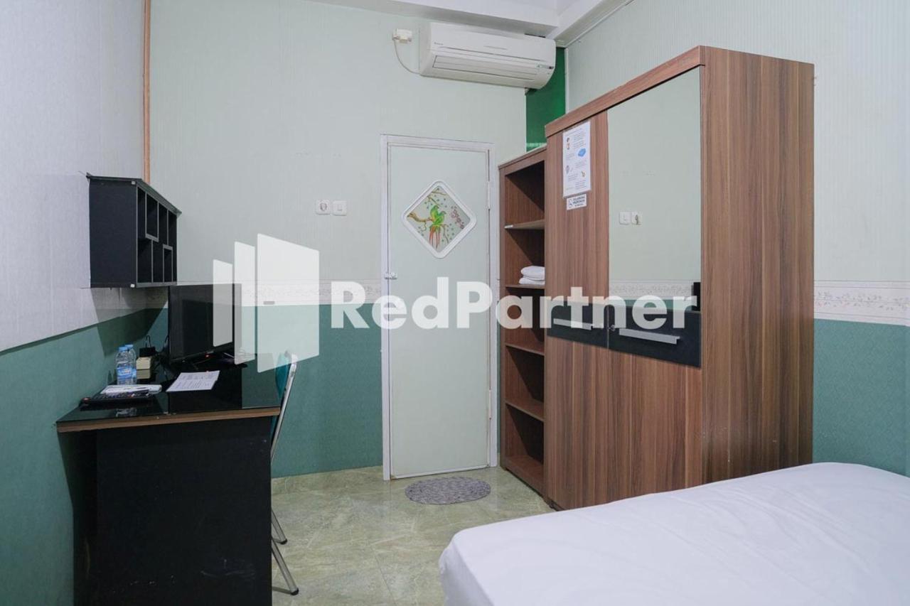 Pondok Hijau Syariah Mitra Reddoorz At Citraland Surabaya Buitenkant foto