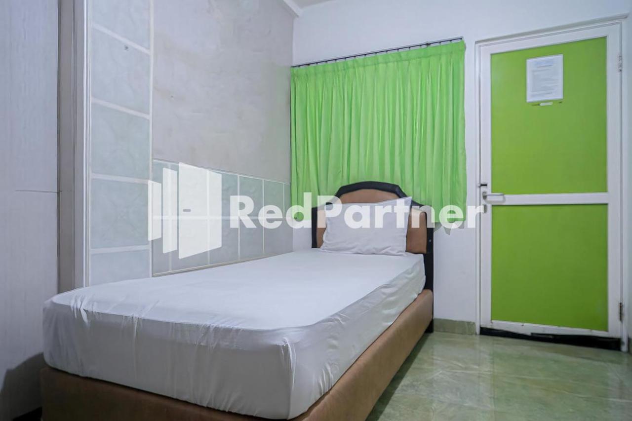 Pondok Hijau Syariah Mitra Reddoorz At Citraland Surabaya Buitenkant foto