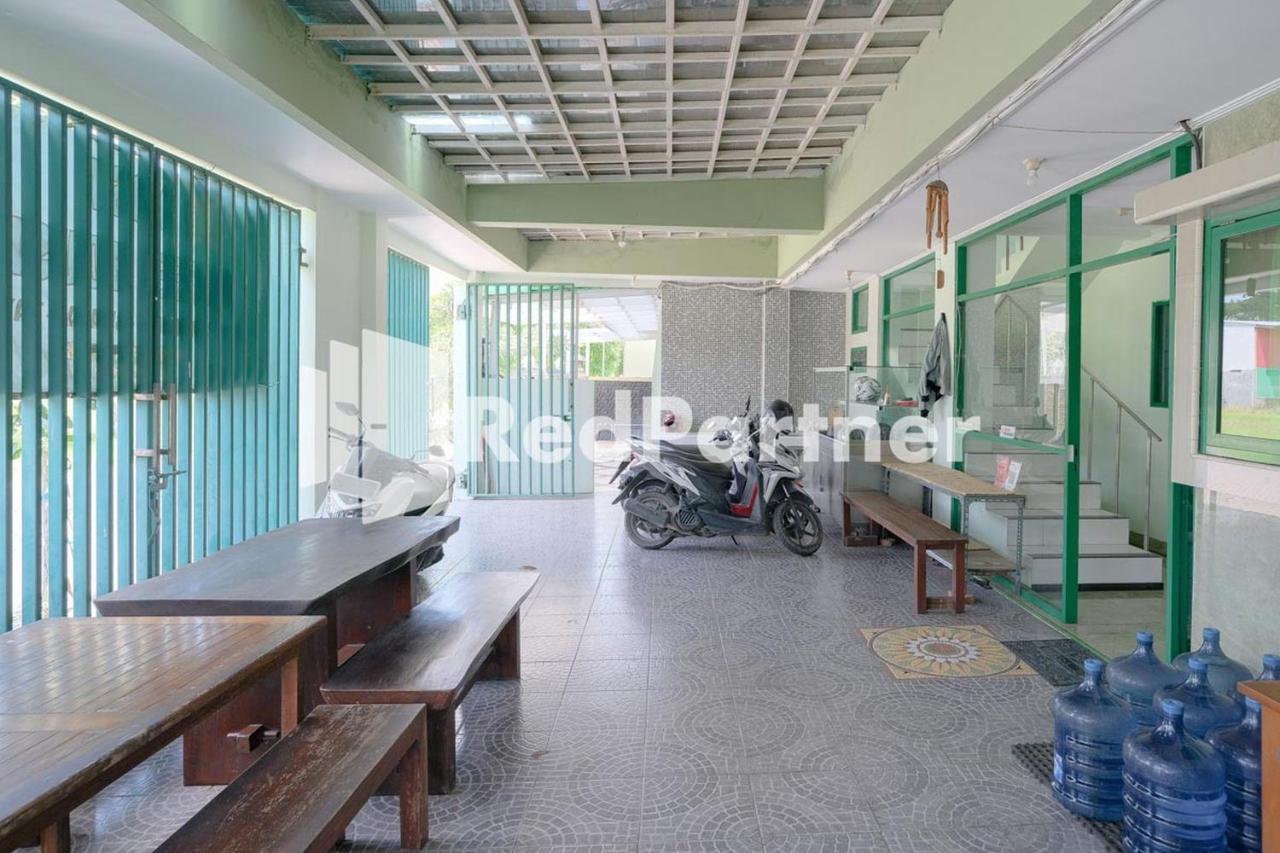 Pondok Hijau Syariah Mitra Reddoorz At Citraland Surabaya Buitenkant foto