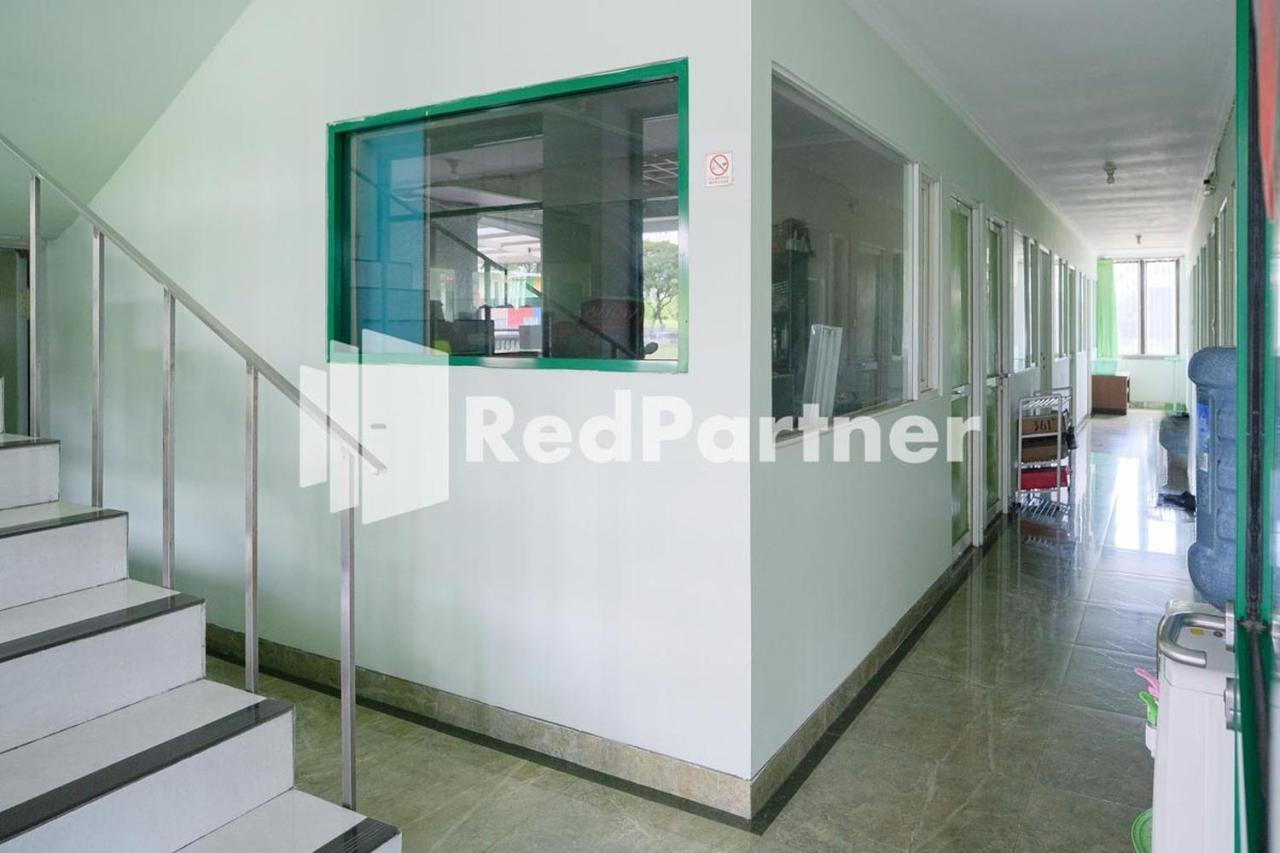 Pondok Hijau Syariah Mitra Reddoorz At Citraland Surabaya Buitenkant foto