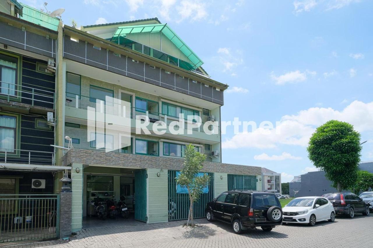 Pondok Hijau Syariah Mitra Reddoorz At Citraland Surabaya Buitenkant foto